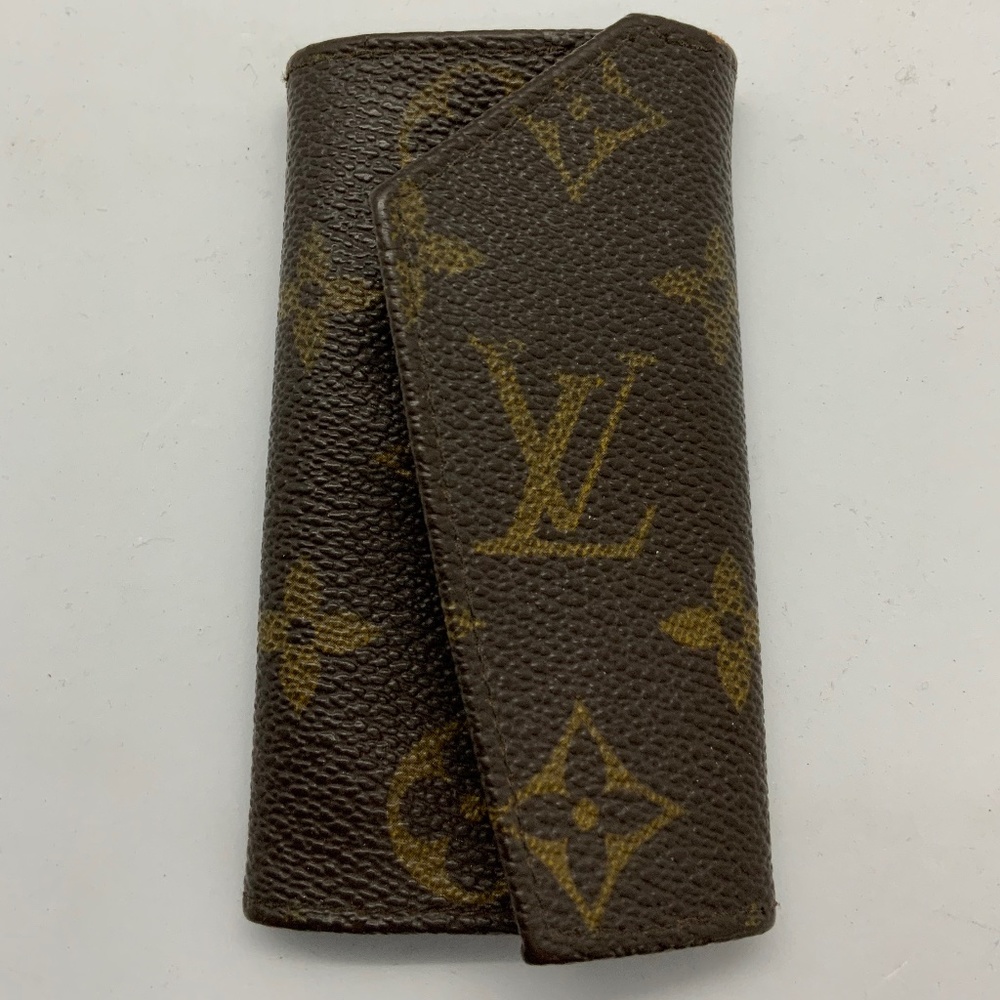 Louis Vuitton Foldover Monogram Canvas 6 Key Holder Case. VINTAGE